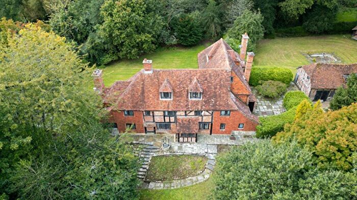 7 Bedroom Character Property For Sale In Netherhill, Botley, SO32