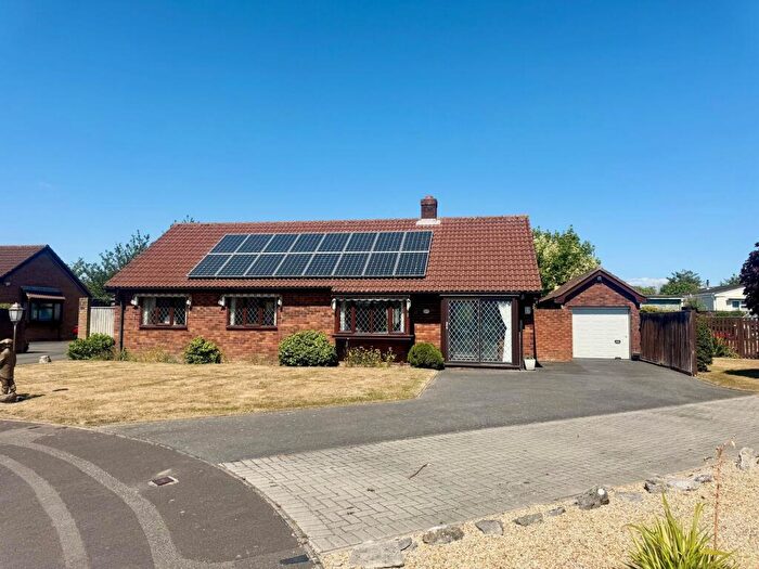 3 Bedroom Detached Bungalow For Sale In Sorrell Way, Christchurch, BH23