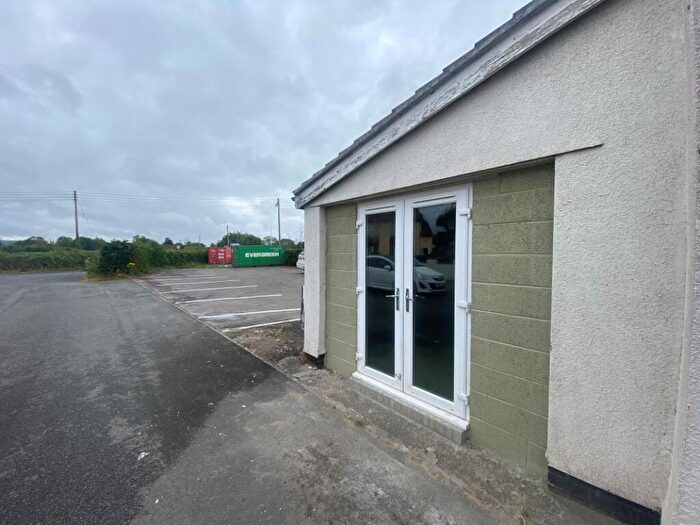 Garage / Parking For Sale In Garage/Photography Studio, Hewish, Weston-super-Mare, Avon, BS24