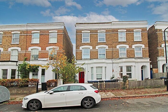 Studio To Rent In Essex Road, Acton, W3