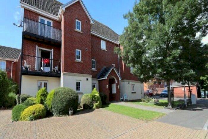 2 Bedroom Flat To Rent In Tasker Square, Caerdydd, CF14