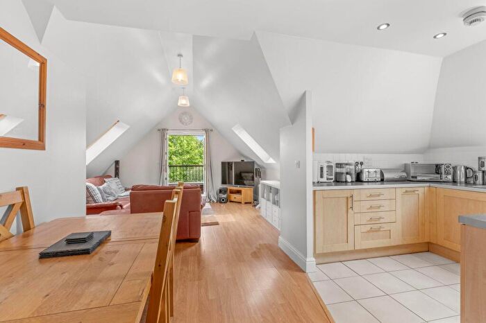 2 Bedroom Apartment For Sale In Straight Bit, Flackwell Heath, HP10