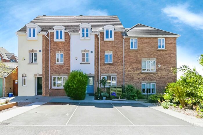 5 Bedroom Town House For Sale In Heol Y Dryw, Rhoose, Barry, CF62