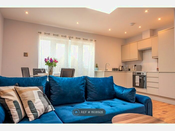 1 Bedroom Flat To Rent In Albert Court, Ramsgate, CT11