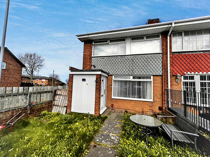 3 Bedroom End Of Terrace House For Sale In Hamilton Court, Mount Pleasant, Gateshead, Tyne And Wear, NE8