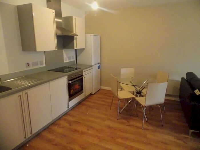 3 Bedroom Flat To Rent In Derwent Street, Salford, M5