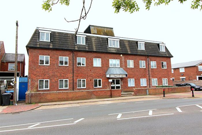 3 Bedroom Apartment To Rent In High Street, London Colney, St. Albans, AL2