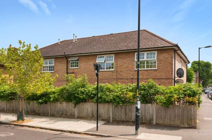 1 Bedroom Flat To Rent In Inverton Road Peckham, SE15