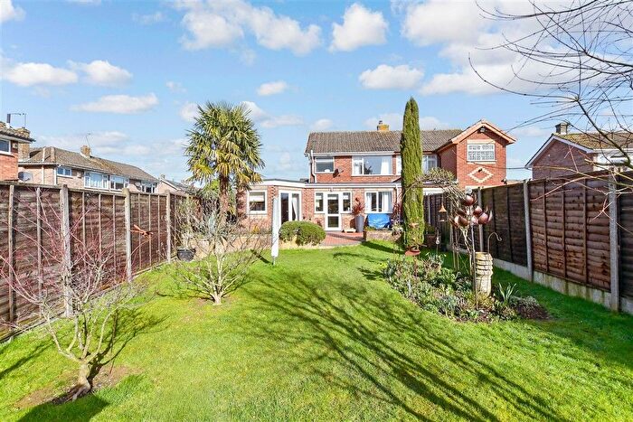 3 Bedroom Semi Detached House For Sale In Robins Close, Lenham, Maidstone, Kent, ME17