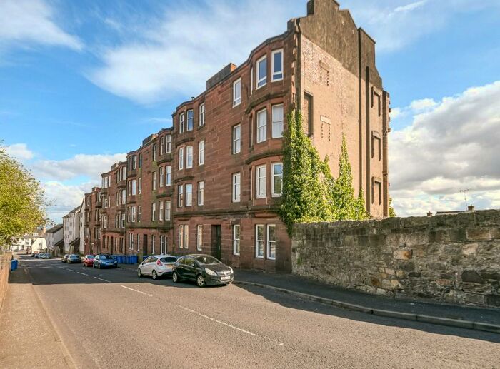 1 Bedroom Flat To Rent In Hill Street, Inverkeithing, Fife, KY11