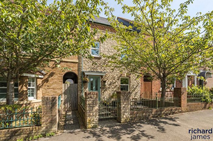 2 Bedroom Terraced House For Sale In Scorhill Lane, East Wichel, SN1