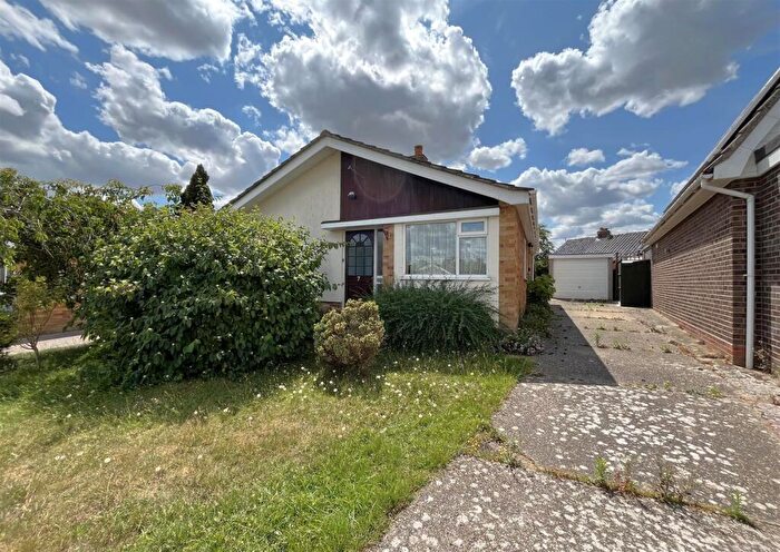 3 Bedroom Detached Bungalow For Sale In Pound Close, Harleston, IP20