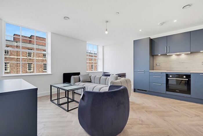 1 Bedroom Flat To Rent In Fountain Court, Steelhouse Lane, Birmingham, B4