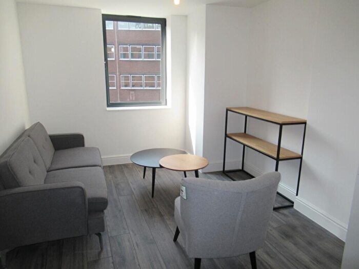 1 Bedroom Flat To Rent In Queen Street, City Centre, Sheffield, S1