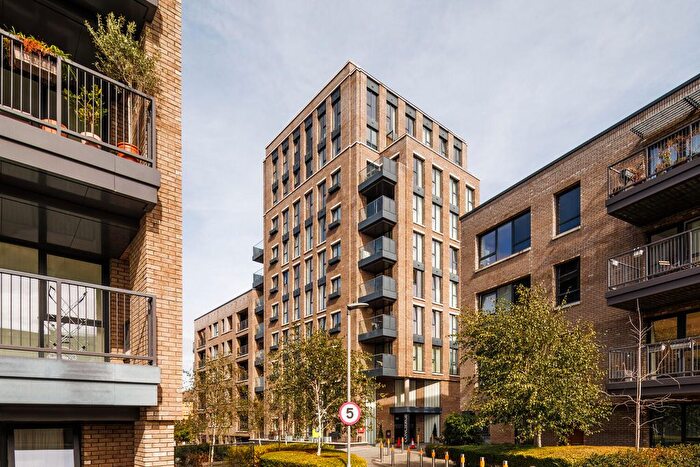 2 Bedroom Flat For Sale In Winchester Square, London, SE8