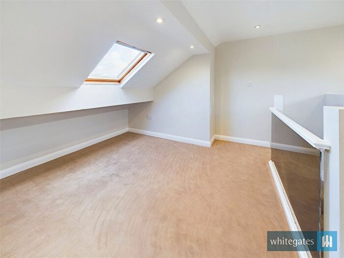 3 Bedroom Flat To Rent In Station Road, Clayton, Bradford, West Yorkshire, BD14