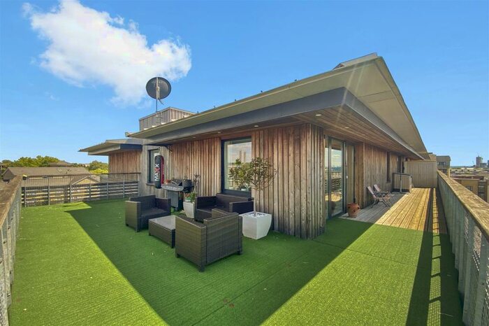 2 Bedroom Penthouse To Rent In Hillside, Harlesden, London, NW10