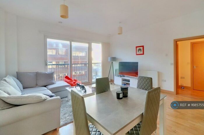 1 Bedroom Flat To Rent In Canon Court, Wallington, SM6