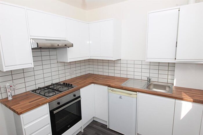 Flat To Rent In Brunswick Road, Hove, BN3