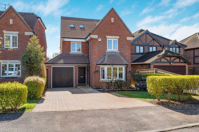 4 Bedroom Detached House For Sale In Gardener Walk, Holmer Green, HP15