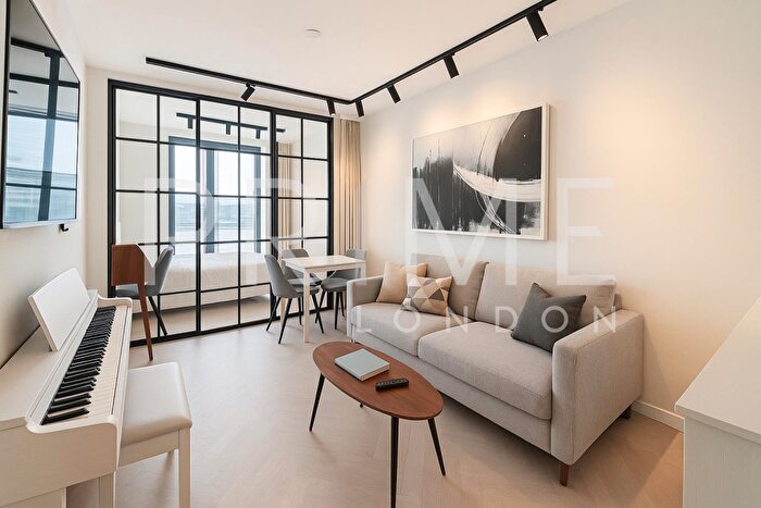 1 Bedroom Apartment For Sale In One Crown Place, Sun Street, Shoreditch, EC2A
