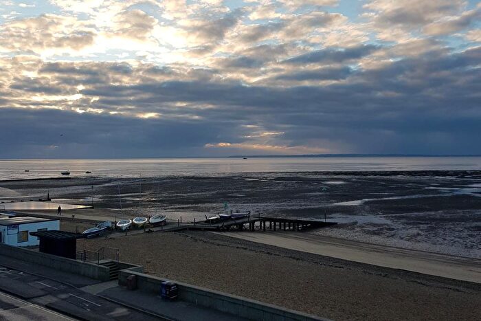 2 Bedroom Flat For Sale In Eastern Esplanade, Southend-on-Sea, SS1