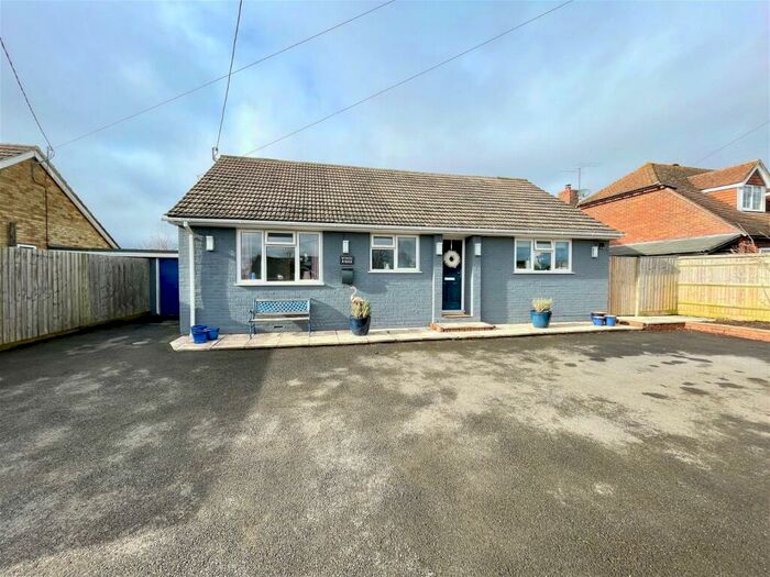 4 Bedroom Detached House For Sale In The Green, Brightwalton, RG20