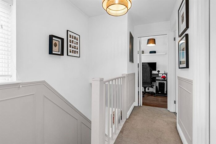 3 Bedroom End Of Terrace House For Sale In Chequers, Welwyn Garden City, AL7