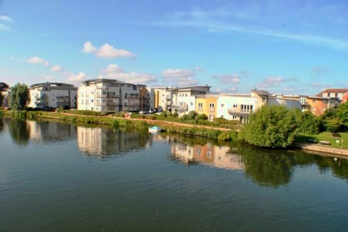 2 Bedroom Flat To Rent In Bridge Wharf, Chertsey, KT16