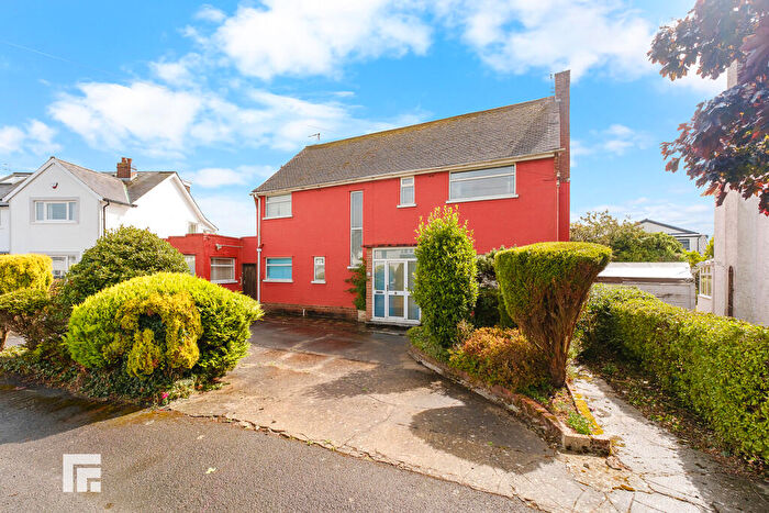 4 Bedroom Detached House For Sale In Trem Y Don, Barry, CF62