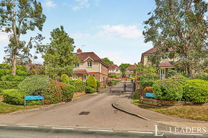 3 Bedroom Semi-Detached House To Rent In Bishops Gray Rise, Bishops Stortford, CM23