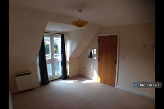 2 Bedroom Flat To Rent In Baldock Street, Royston, SG8