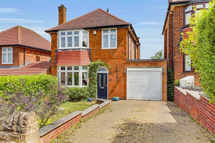 3 Bedroom Detached House For Sale In Pateley Road, Woodthorpe, Nottinghamshire, NG3