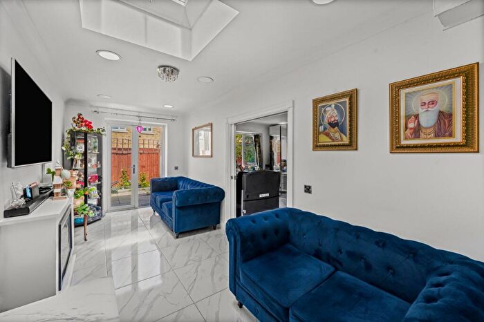 4 Bedroom Terraced House To Rent In Abbott Road, East India And Lansbury, E14