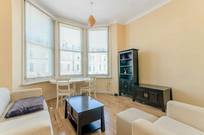 1 Bedroom Flat To Rent In Sinclair Road, Brook Green, London, W14