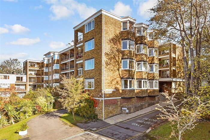 2 Bedroom Flat For Sale In Varndean Drive, Brighton, East Sussex, BN1