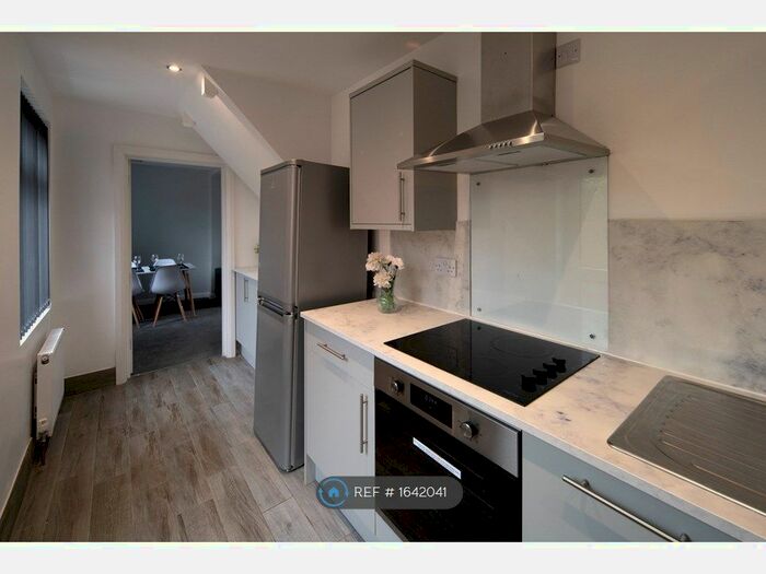 4 Bedroom End Of Terrace House To Rent In Woodland Way, Bristol, BS15