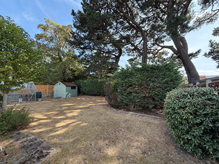 3 Bedroom Bungalow For Sale In Sopers Lane, Darbys Corner, Poole, BH17