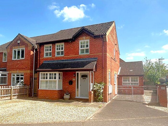 4 Bedroom Detached House For Sale In Coopers Gate, Banbury, OX16
