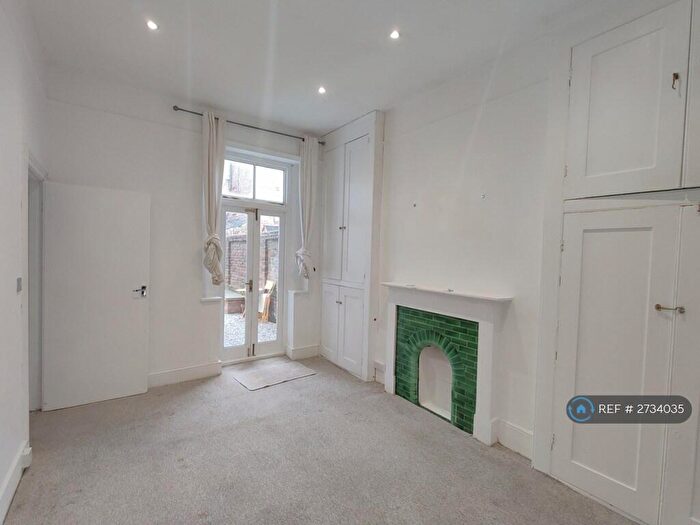 1 Bedroom Flat To Rent In Granville Road, Hove, BN3