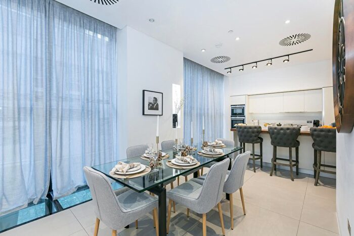 3 Bedroom Flat To Rent In Kenrick Place, London, W1U