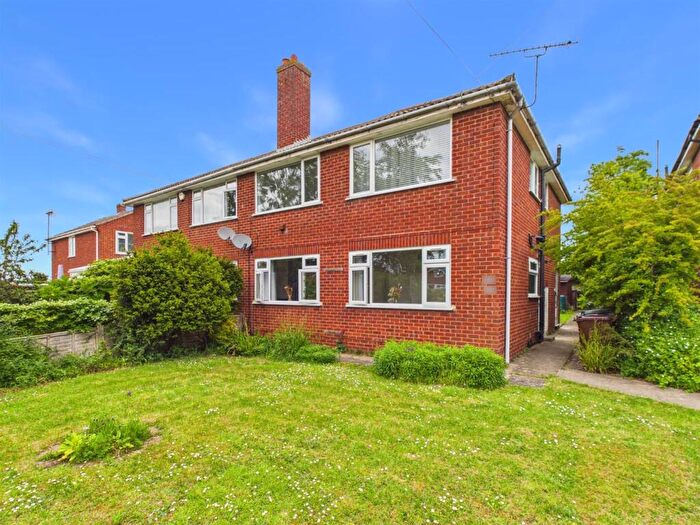 2 Bedroom Maisonette For Sale In Pirton Lane, Gloucester, GL3