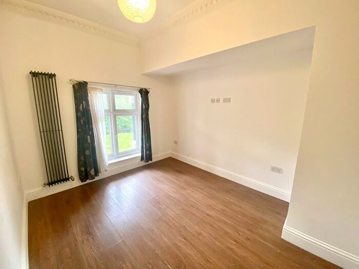 1 Bedroom Flat To Rent In Whipps Cross Road, London, E11