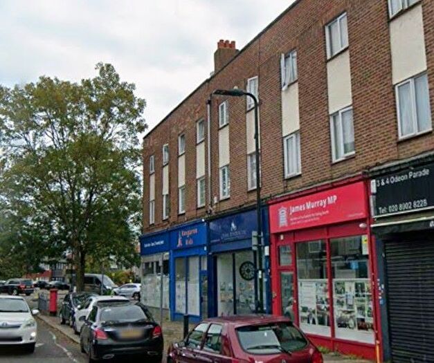 2 Bedroom Maisonette For Sale In A Odeon Parade, Allendale Road, Sudbury, Greenford, Middlesex, UB6