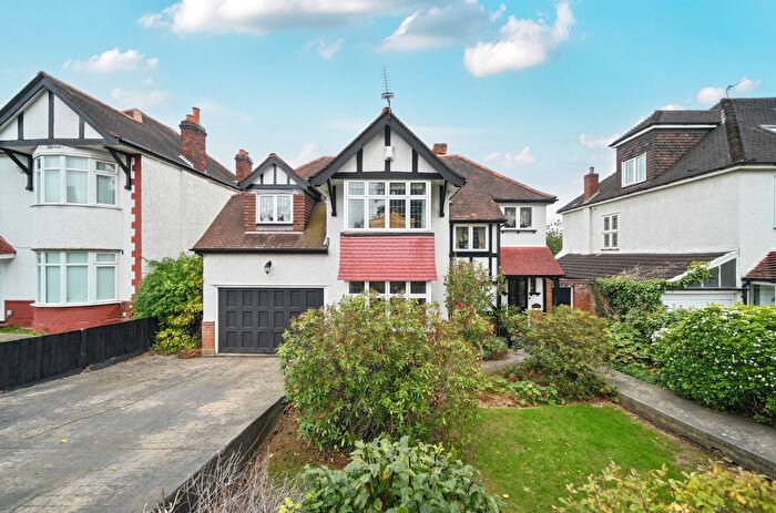 4 Bedroom Detached House For Sale In Burnt Ash Lane, Bromley, BR1