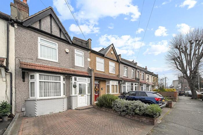 2 Bedroom Terraced House For Sale In Hall Lane, Chingford, E4