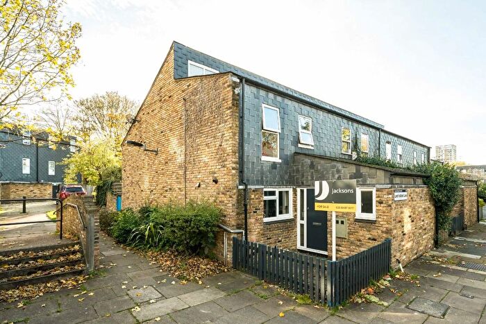 3 Bedroom Semi Detached House For Sale In Lord Holland Lane, Myatts Fields South, SW9