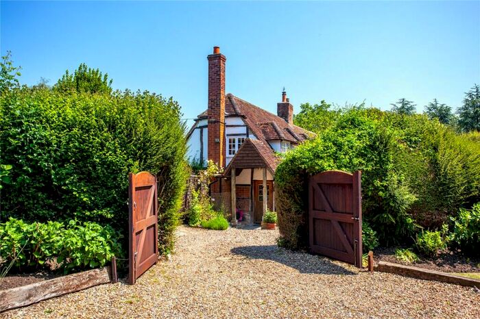 3 Bedroom Semi-Detached House For Sale In Fawley, Henley-on-Thames, RG9