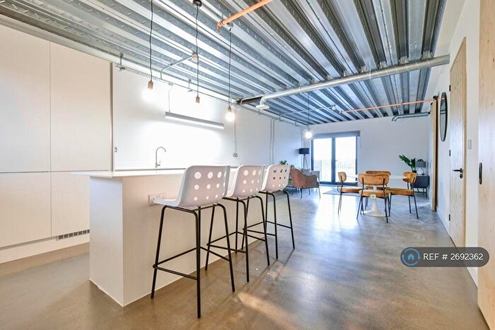 2 Bedroom Flat To Rent In Happy Walk, Leeds, LS9