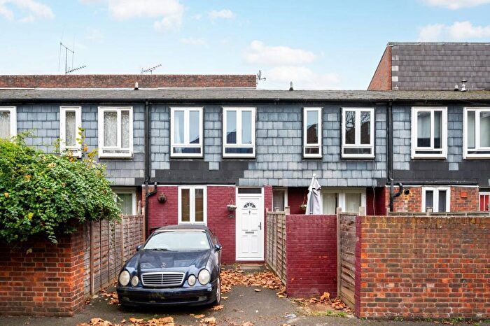2 Bedroom Terraced House For Sale In Langdale Close, Elephant And Castle, London, SE17